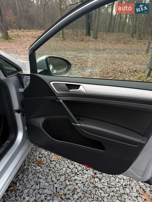 Хэтчбек Volkswagen e-Golf 2016 в Бродах фото 34 Хэтчбек Volkswagen e-Golf 2016 в Бродах