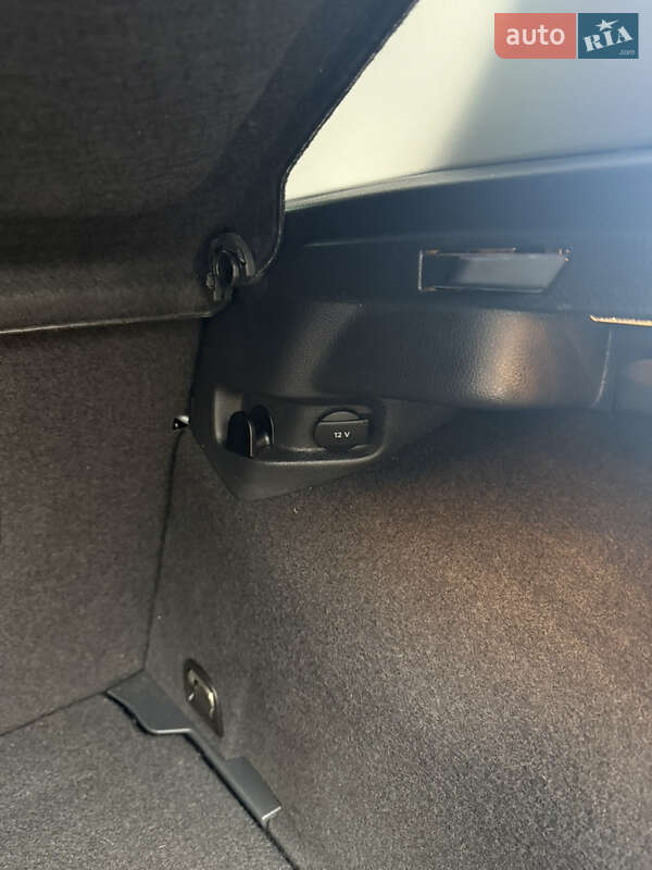 Хэтчбек Volkswagen e-Golf 2016 в Бродах фото 39 Хэтчбек Volkswagen e-Golf 2016 в Бродах