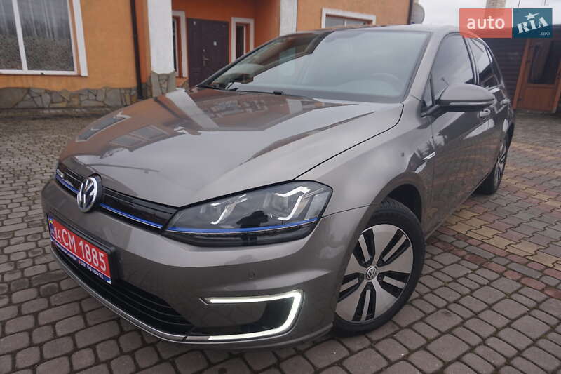 Хэтчбек Volkswagen e-Golf 2015 в Самборе