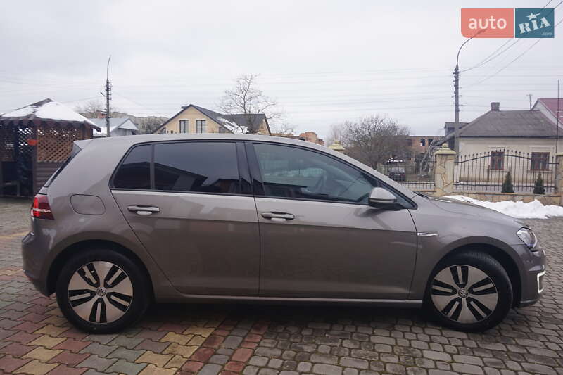 Хэтчбек Volkswagen e-Golf 2015 в Самборе