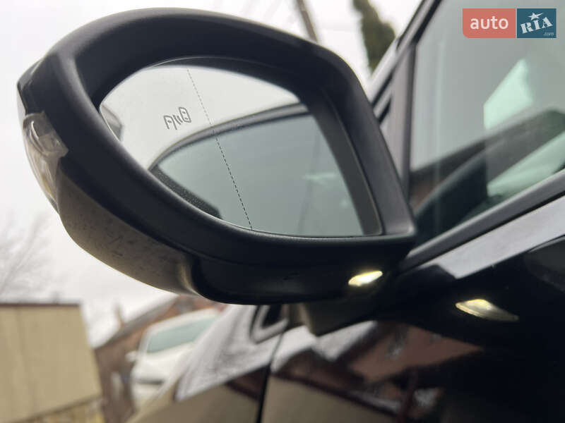 Хэтчбек Volkswagen e-Golf 2018 в Львове