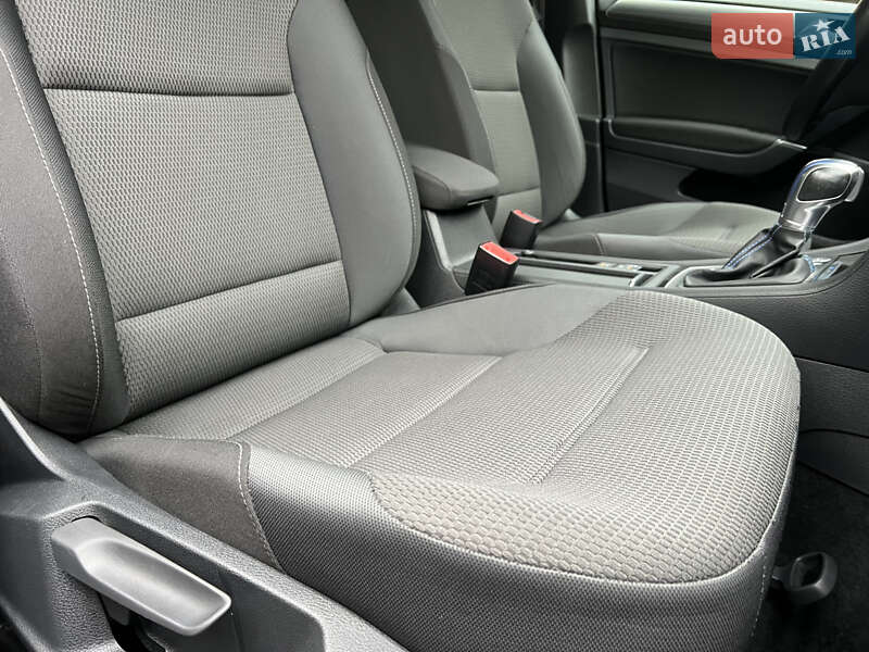 Хэтчбек Volkswagen e-Golf 2018 в Львове