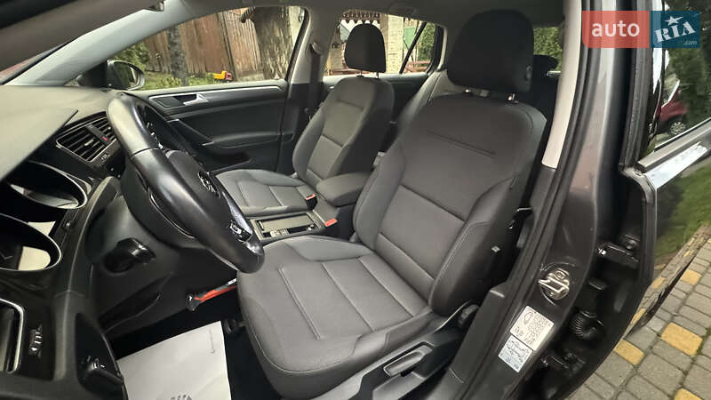 Хэтчбек Volkswagen e-Golf 2021 в Сваляве