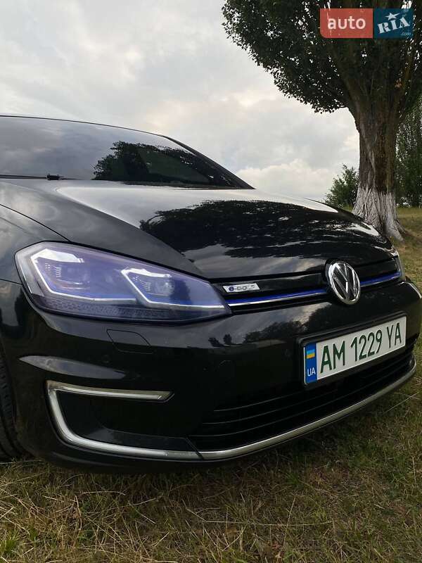 Хэтчбек Volkswagen e-Golf 2017 в Житомире