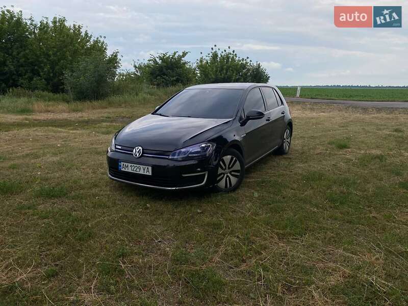 Хэтчбек Volkswagen e-Golf 2017 в Житомире