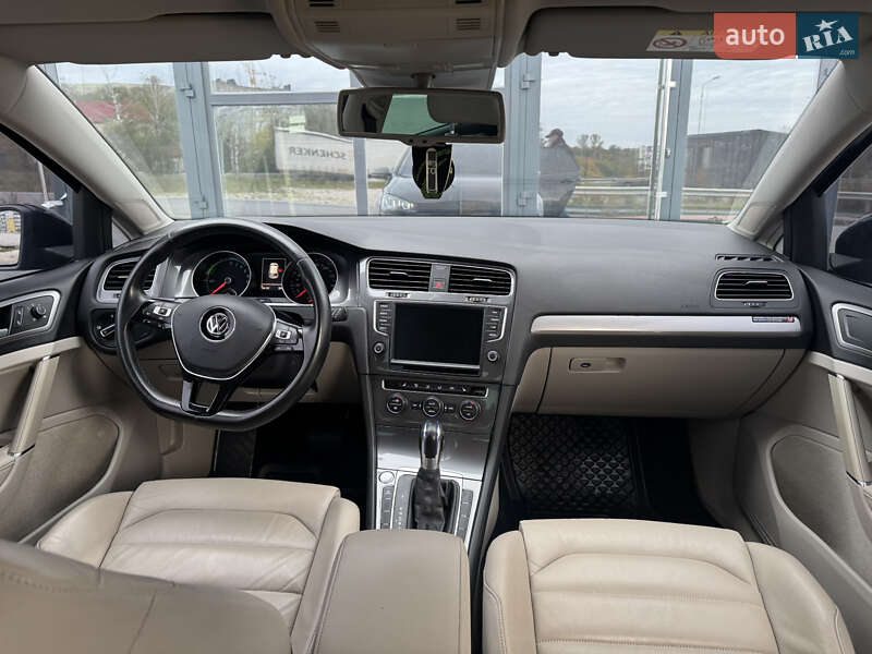 Хэтчбек Volkswagen e-Golf 2015 в Тернополе фото 64 Хэтчбек Volkswagen e-Golf 2015 в Тернополе