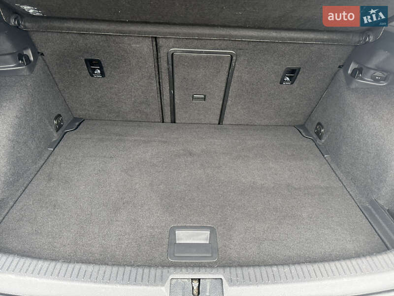 Хэтчбек Volkswagen e-Golf 2015 в Тернополе фото 74 Хэтчбек Volkswagen e-Golf 2015 в Тернополе