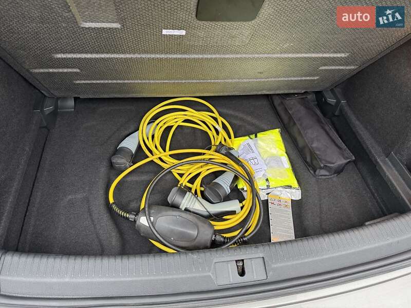 Хэтчбек Volkswagen e-Golf 2015 в Тернополе фото 9 Хэтчбек Volkswagen e-Golf 2015 в Тернополе