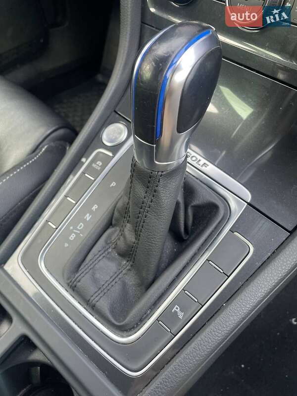 Хетчбек Volkswagen e-Golf 2019 в Луцьку фото 17 Хетчбек Volkswagen e-Golf 2019 в Луцьку