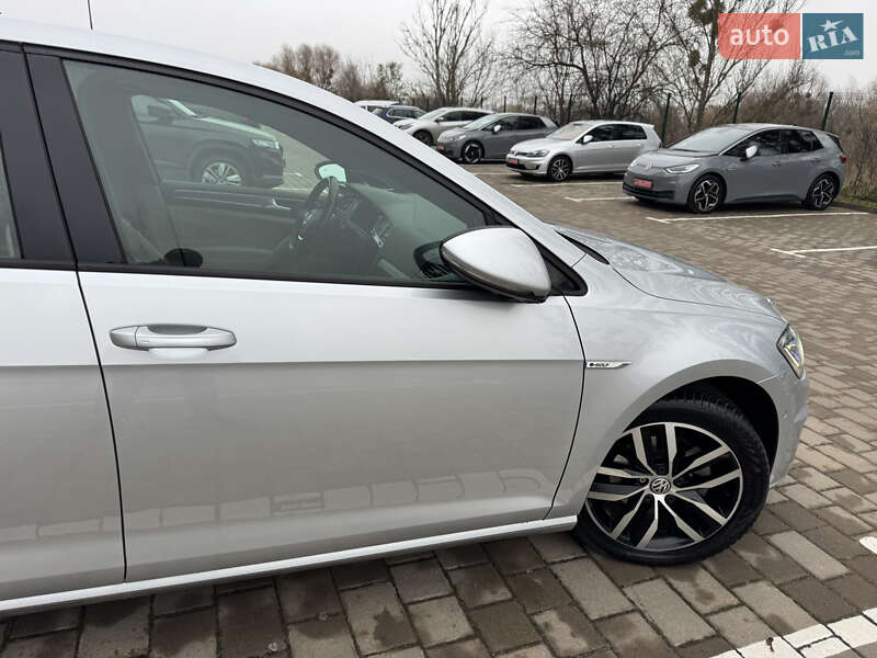 Хэтчбек Volkswagen e-Golf 2019 в Луцке
