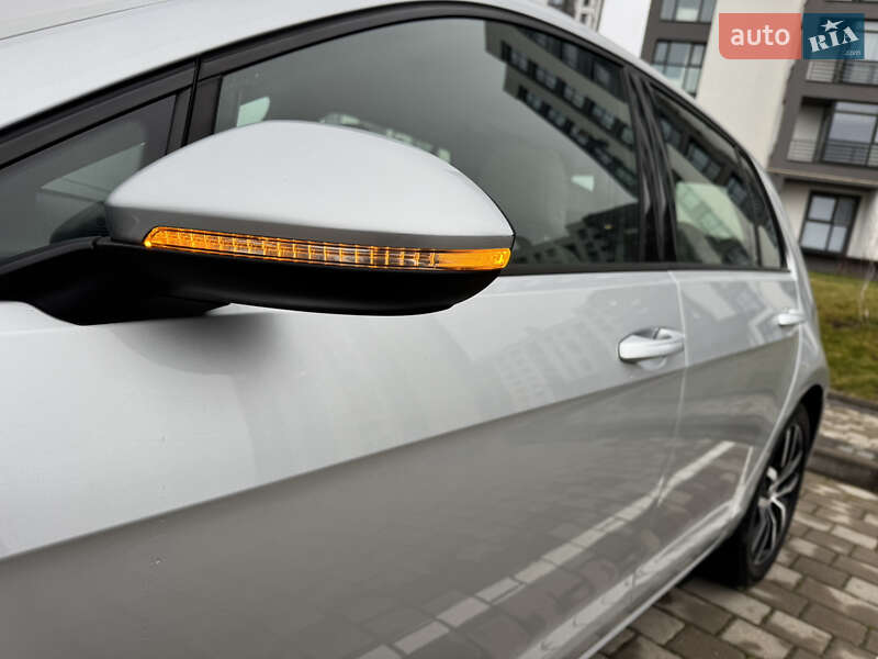 Хэтчбек Volkswagen e-Golf 2019 в Луцке