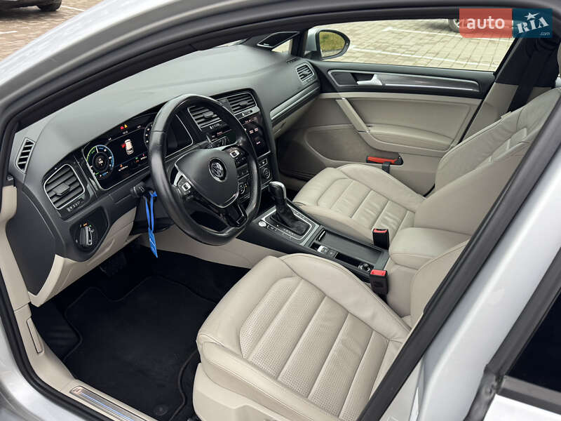 Хэтчбек Volkswagen e-Golf 2019 в Луцке