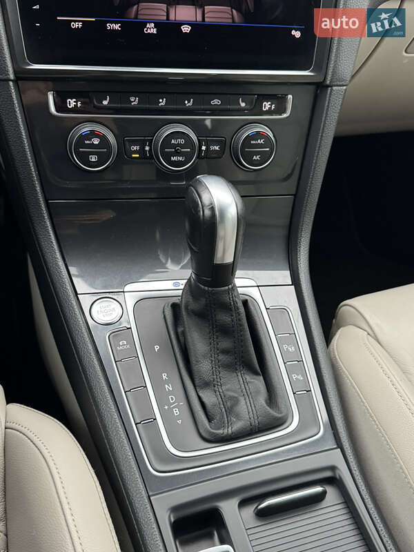 Хэтчбек Volkswagen e-Golf 2019 в Луцке