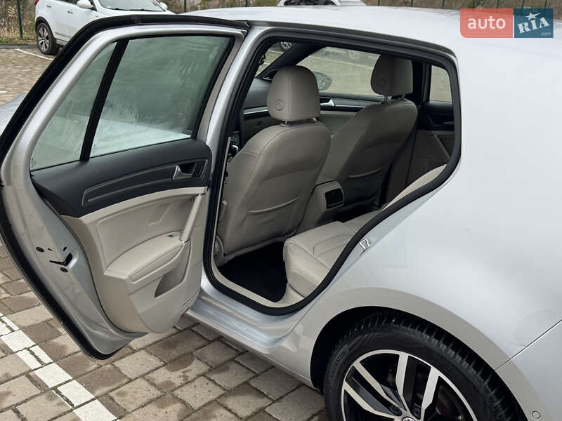 Хэтчбек Volkswagen e-Golf 2019 в Луцке