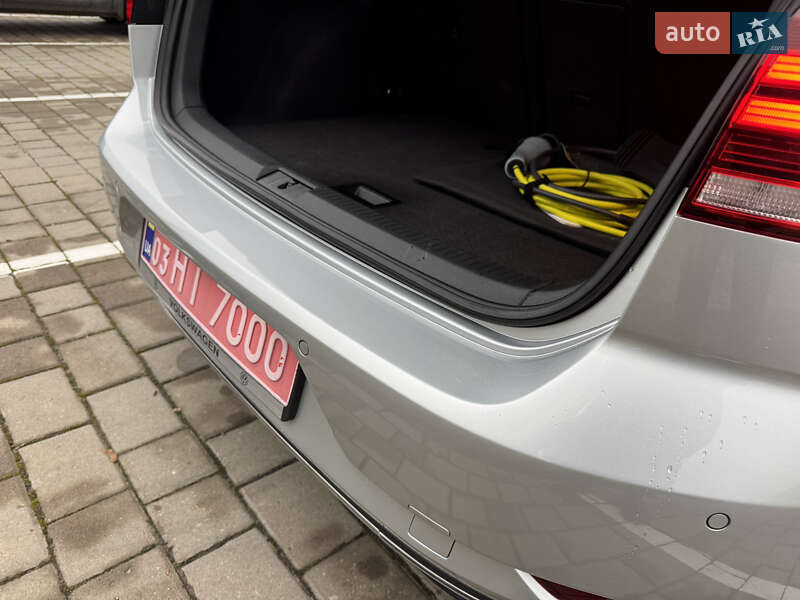 Хэтчбек Volkswagen e-Golf 2019 в Луцке