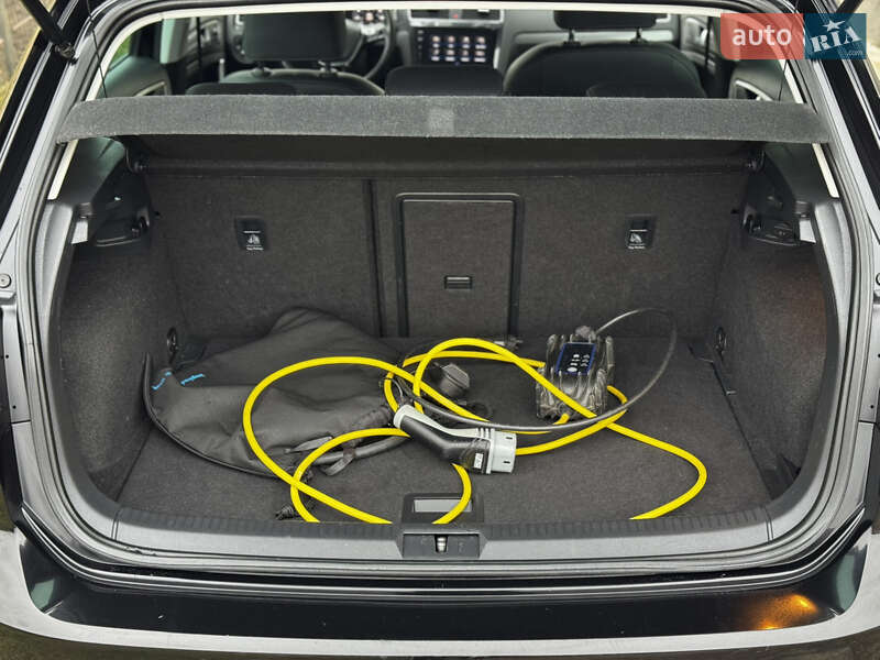 Хэтчбек Volkswagen e-Golf 2019 в Дрогобыче