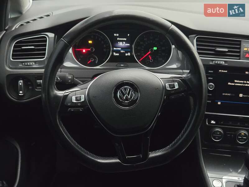 Хэтчбек Volkswagen e-Golf 2019 в Киеве