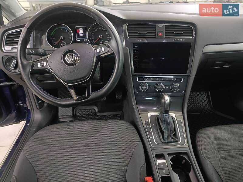 Хэтчбек Volkswagen e-Golf 2020 в Николаеве фото 14 Хэтчбек Volkswagen e-Golf 2020 в Николаеве