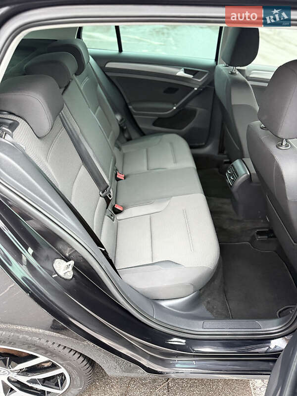 Хэтчбек Volkswagen e-Golf 2019 в Ровно