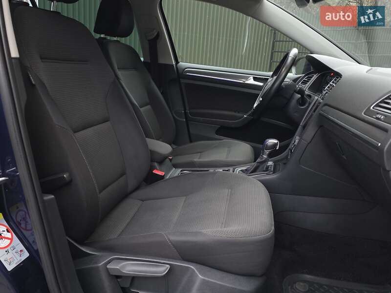 Хэтчбек Volkswagen e-Golf 2018 в Тернополе фото 35 Хэтчбек Volkswagen e-Golf 2018 в Тернополе