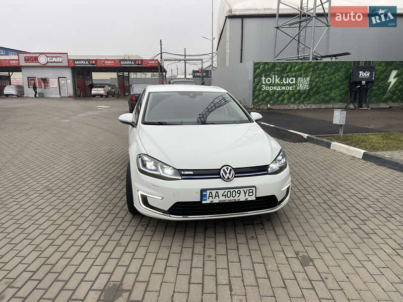 Хэтчбек Volkswagen e-Golf 2017 в Киеве