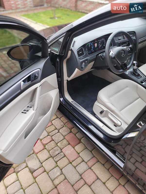 Хэтчбек Volkswagen e-Golf 2018 в Ровно