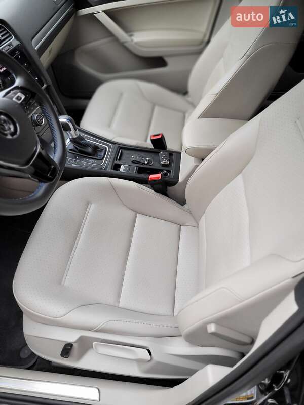 Хэтчбек Volkswagen e-Golf 2018 в Ровно