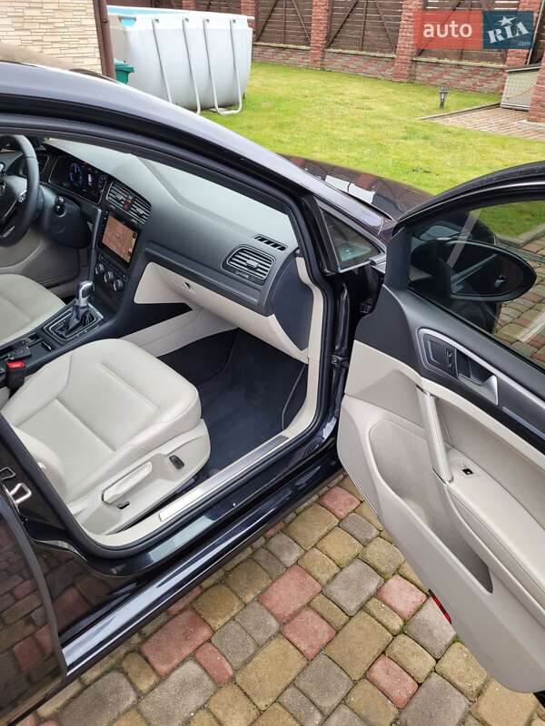 Хэтчбек Volkswagen e-Golf 2018 в Ровно