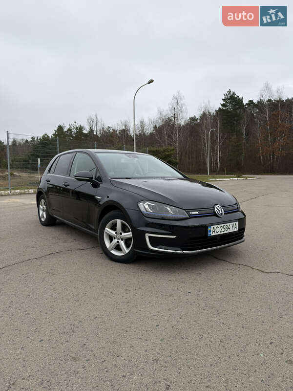 Volkswagen e-Golf 2015