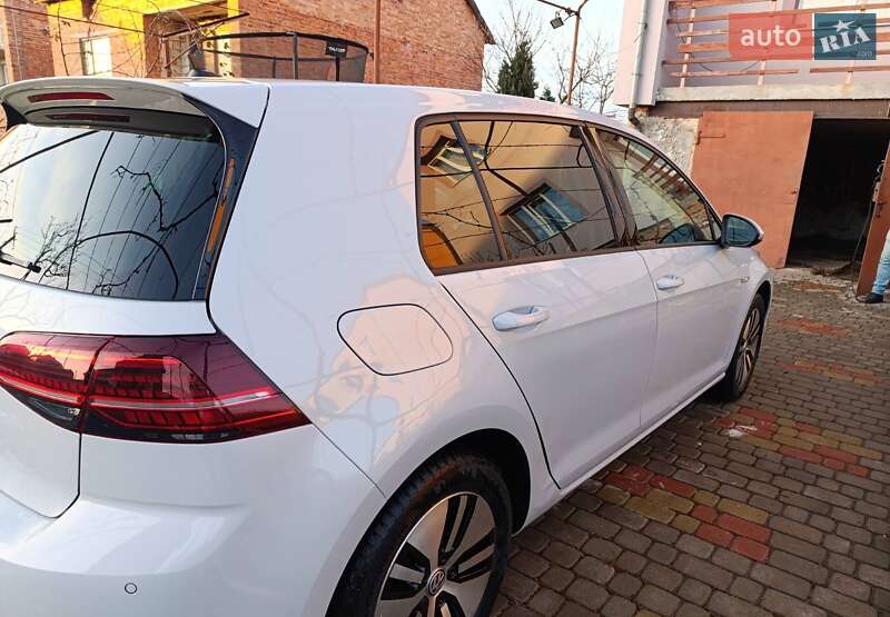 Хетчбек Volkswagen e-Golf 2018 в Львові фото 15 Хетчбек Volkswagen e-Golf 2018 в Львові