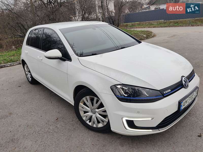 Volkswagen e-Golf 2015