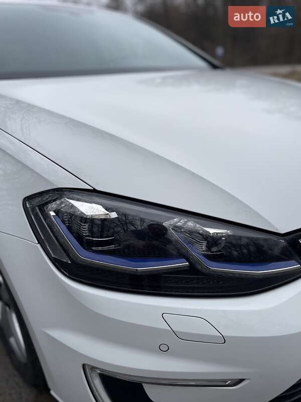 Хэтчбек Volkswagen e-Golf 2017 в Луцке фото 9 Хэтчбек Volkswagen e-Golf 2017 в Луцке