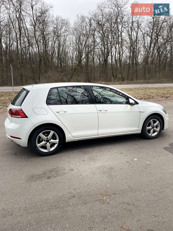Хэтчбек Volkswagen e-Golf 2017 в Луцке фото 19 Хэтчбек Volkswagen e-Golf 2017 в Луцке