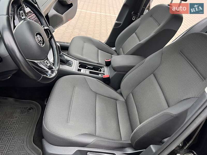 Хетчбек Volkswagen e-Golf 2020 в Києві