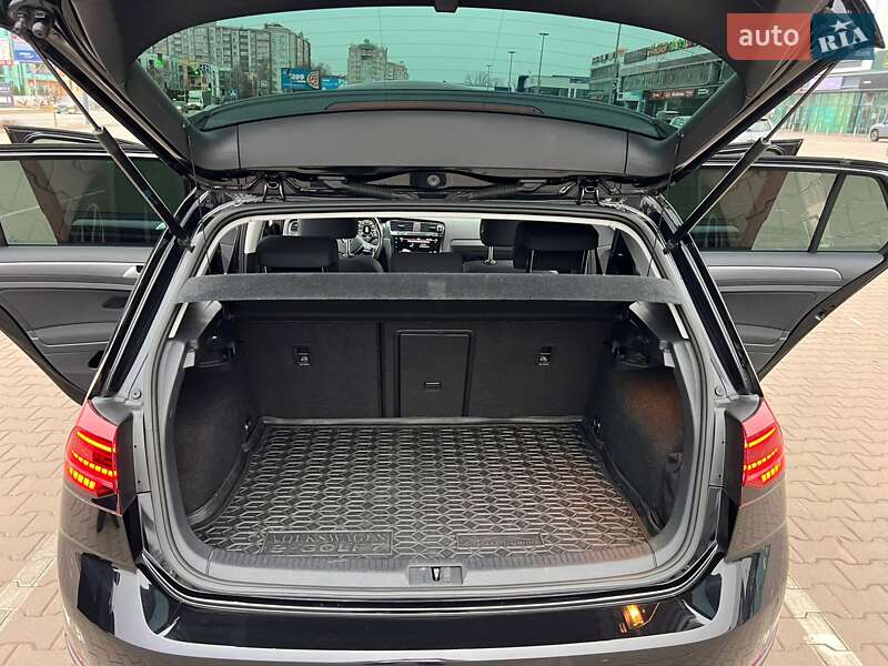 Хетчбек Volkswagen e-Golf 2020 в Києві