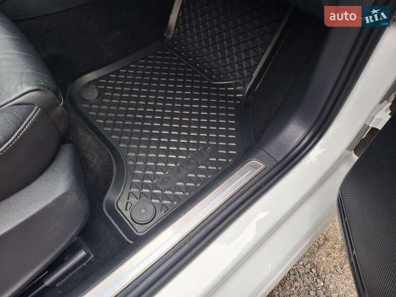 Хетчбек Volkswagen e-Golf 2015 в Полтаві фото 21 Хетчбек Volkswagen e-Golf 2015 в Полтаві