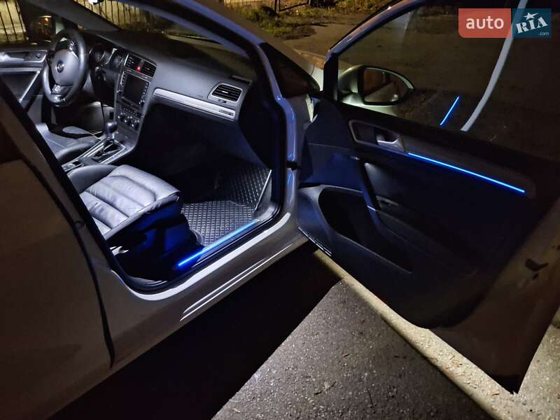 Хетчбек Volkswagen e-Golf 2015 в Полтаві фото 27 Хетчбек Volkswagen e-Golf 2015 в Полтаві