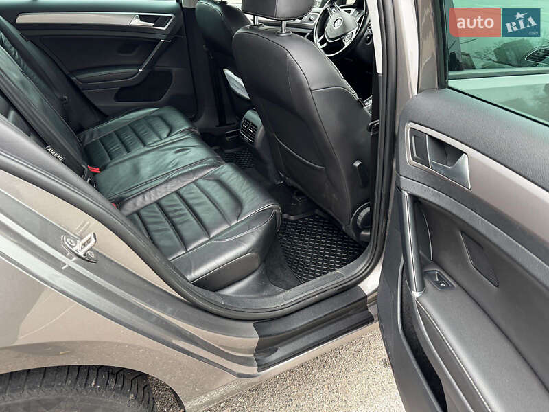 Хетчбек Volkswagen e-Golf 2015 в Броварах фото 9 Хетчбек Volkswagen e-Golf 2015 в Броварах