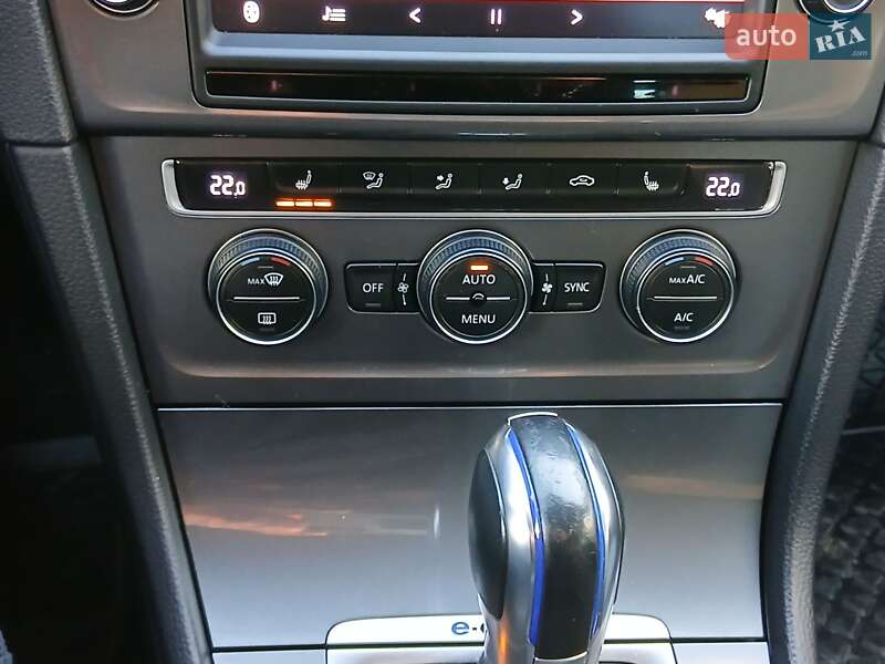 Хэтчбек Volkswagen e-Golf 2015 в Желтых Водах