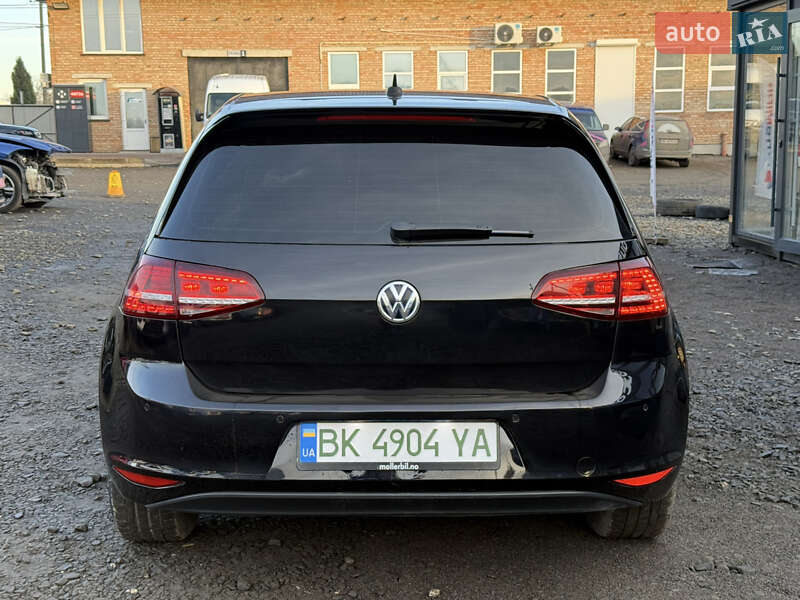 Хетчбек Volkswagen e-Golf 2015 в Луцьку