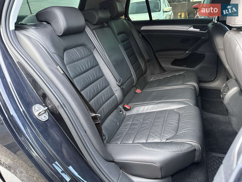 Хетчбек Volkswagen e-Golf 2015 в Луцьку