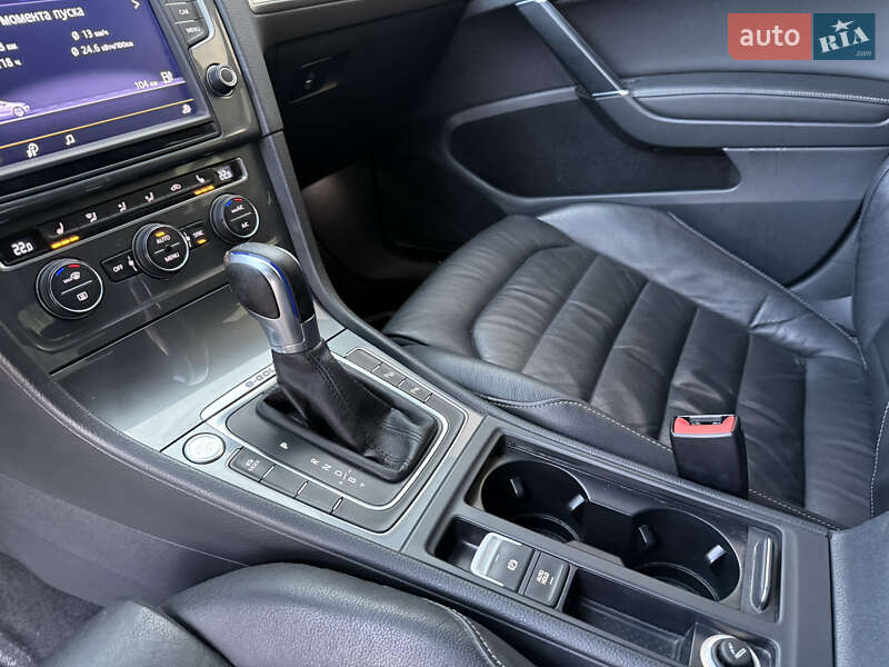 Хетчбек Volkswagen e-Golf 2015 в Луцьку