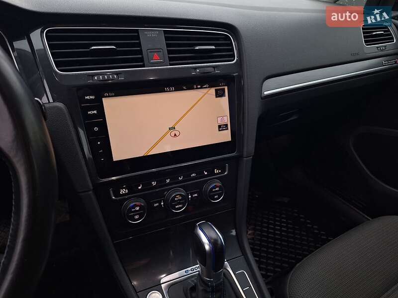 Хетчбек Volkswagen e-Golf 2017 в Городку