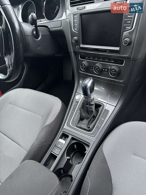 Хетчбек Volkswagen e-Golf 2014 в Тернополі фото 15 Хетчбек Volkswagen e-Golf 2014 в Тернополі