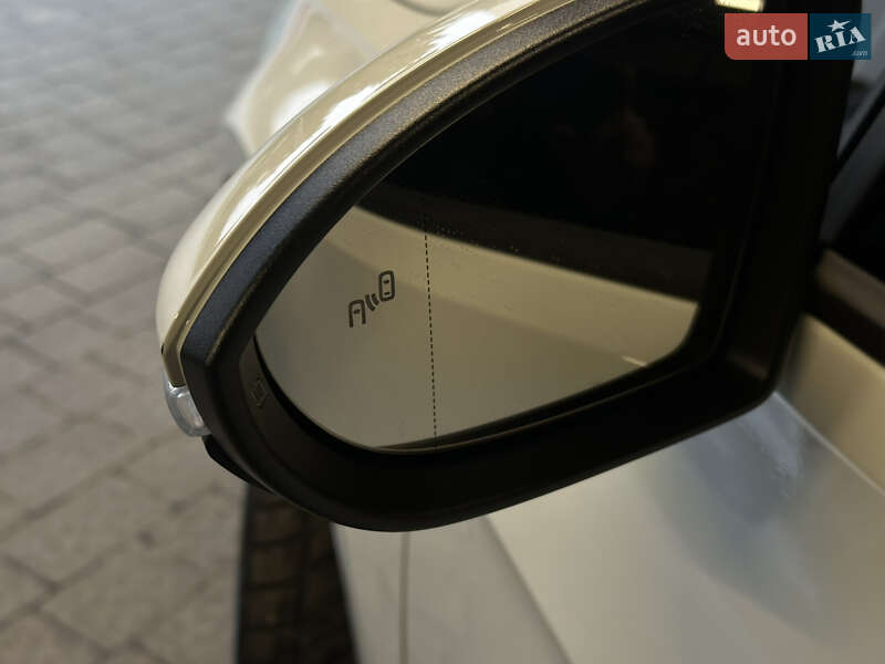 Хэтчбек Volkswagen e-Golf 2018 в Львове