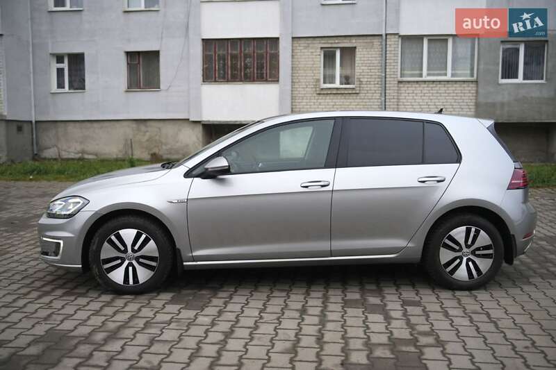 Хэтчбек Volkswagen e-Golf 2017 в Дубно