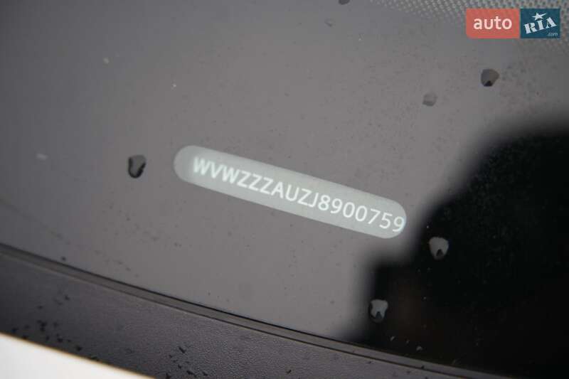 Хэтчбек Volkswagen e-Golf 2017 в Дубно