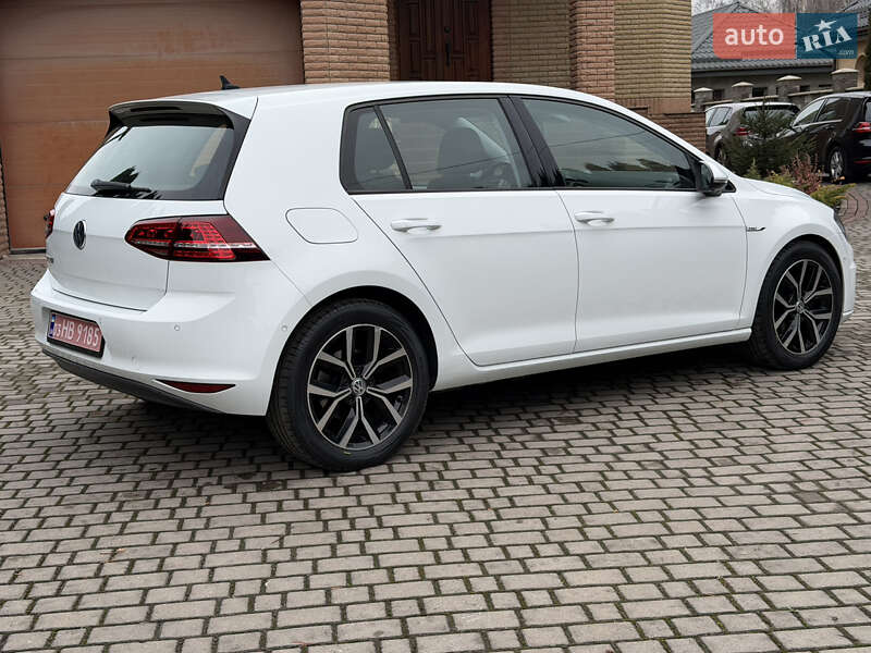 Хетчбек Volkswagen e-Golf 2015 в Рівному