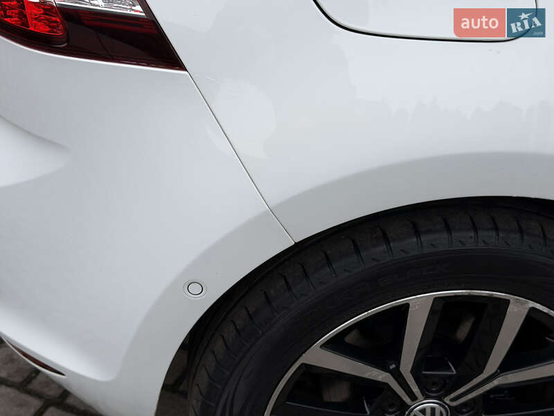 Хетчбек Volkswagen e-Golf 2015 в Рівному