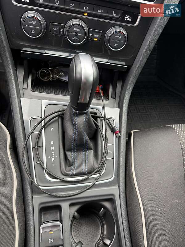 Хэтчбек Volkswagen e-Golf 2020 в Львове фото 19 Хэтчбек Volkswagen e-Golf 2020 в Львове